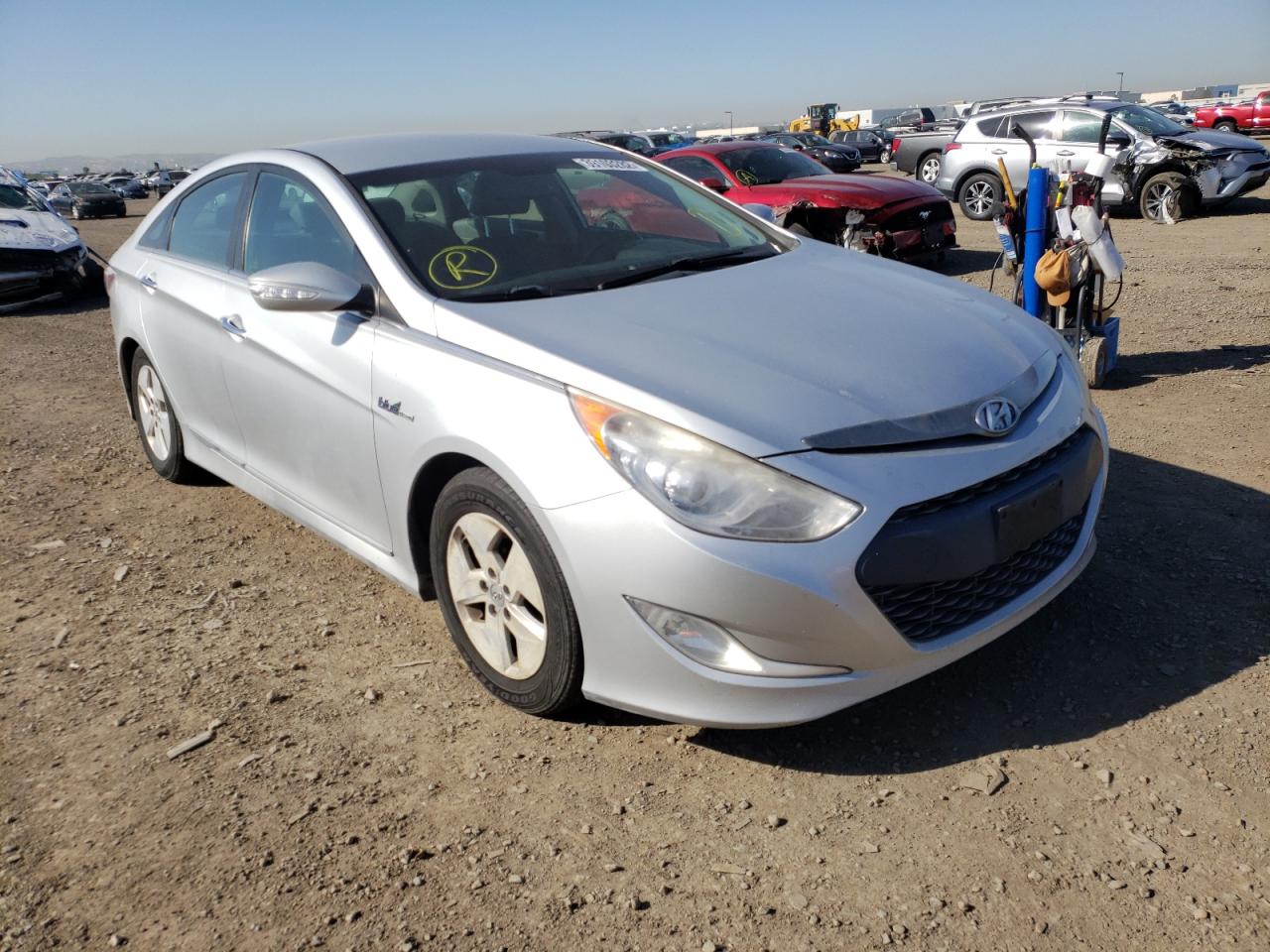 HYUNDAI SONATA HYB 2012 مع رقم تعريف المركبة KMHEC4A41CA045805 - صورة من المزاد