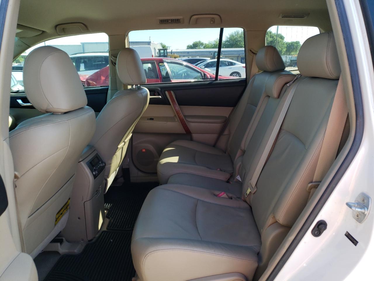 Photo 6 from auction – 2008 TOYOTA HIGHLANDER with VIN JTEDS42A482049853