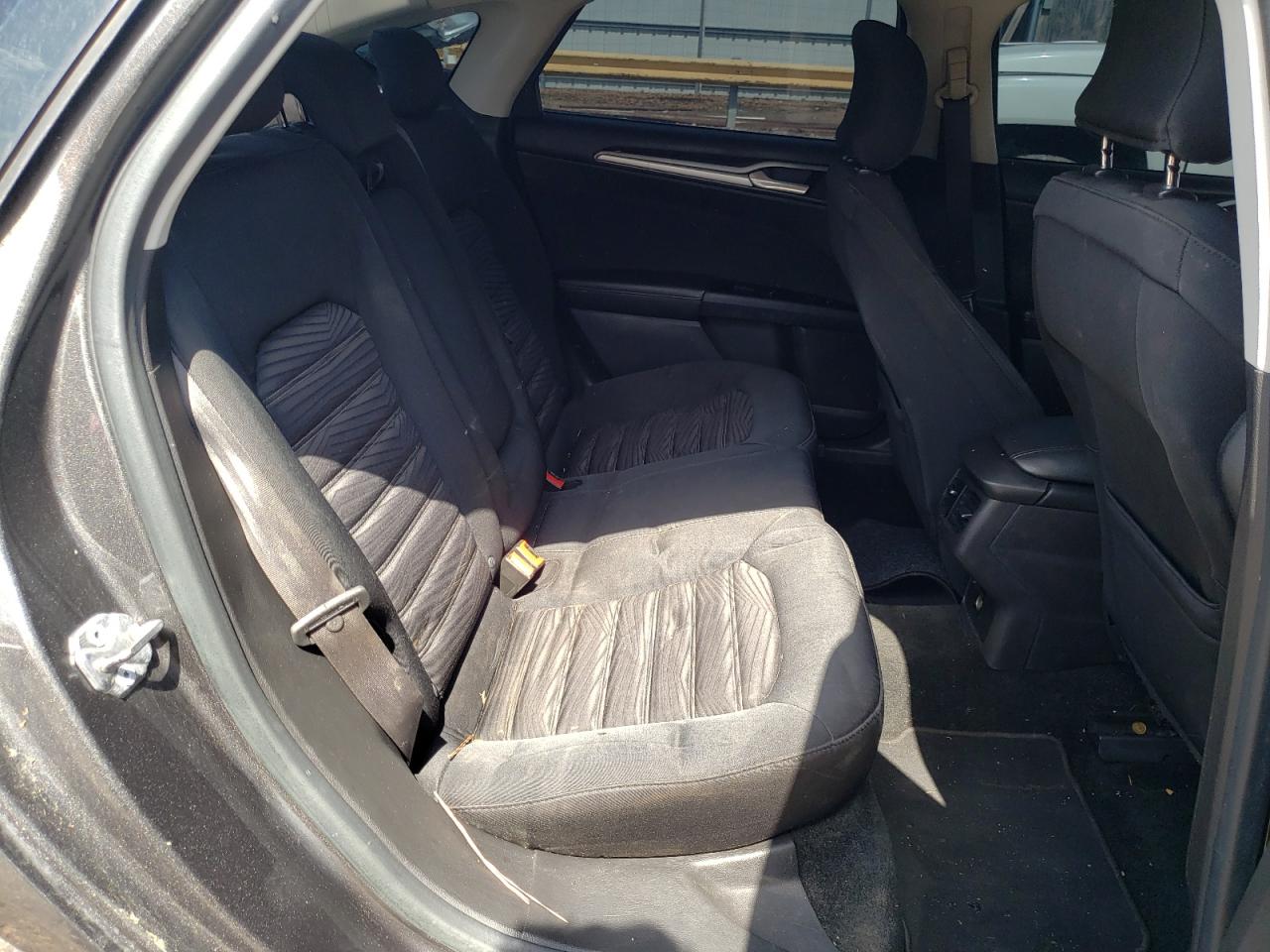 Photo 6 from auction – 2016 FORD FUSION SE with VIN 3FA6P0H78GR158979