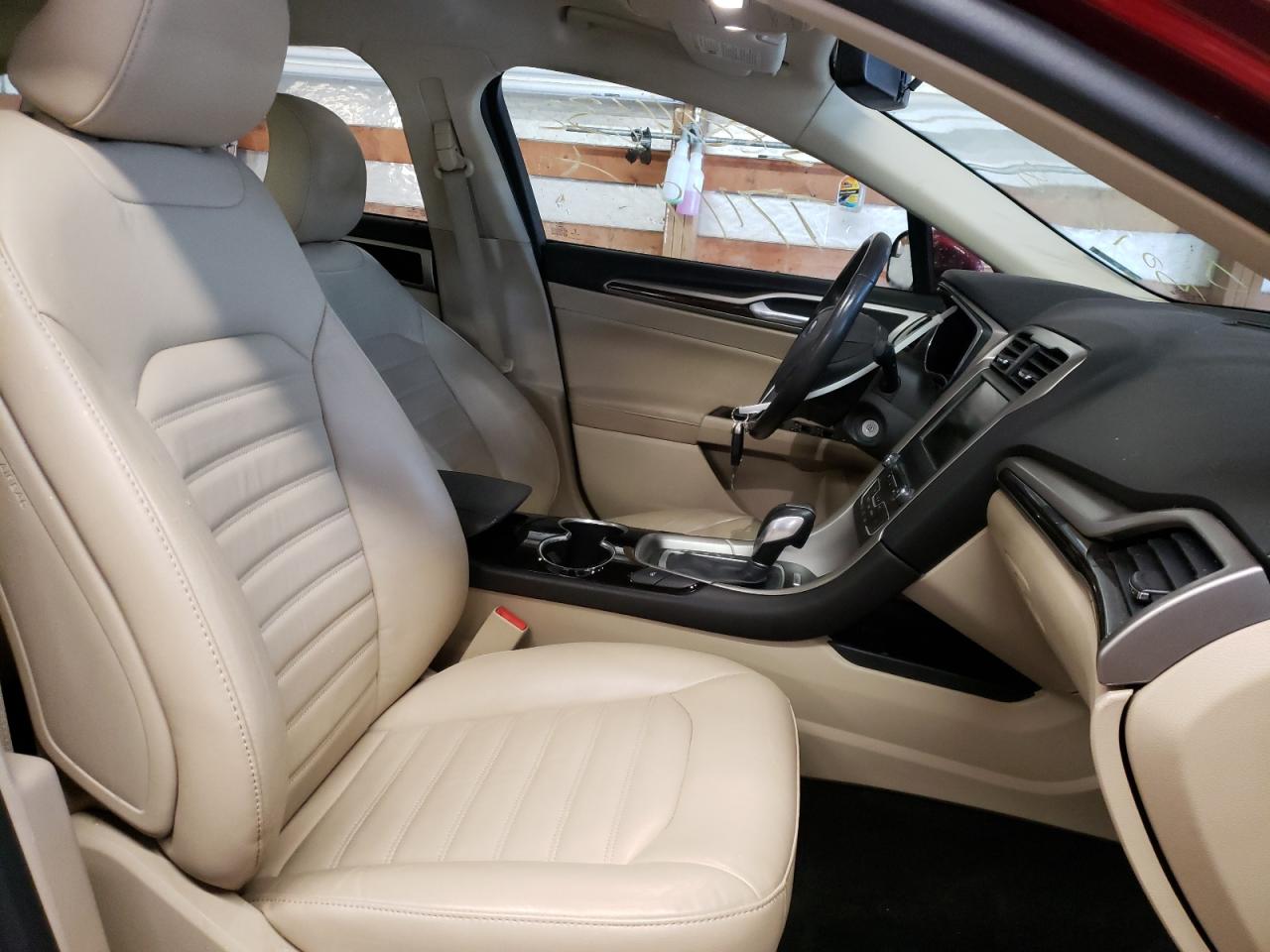 Photo 5 from auction – 2016 FORD FUSION SE with VIN 3FA6P0HD8GR301628