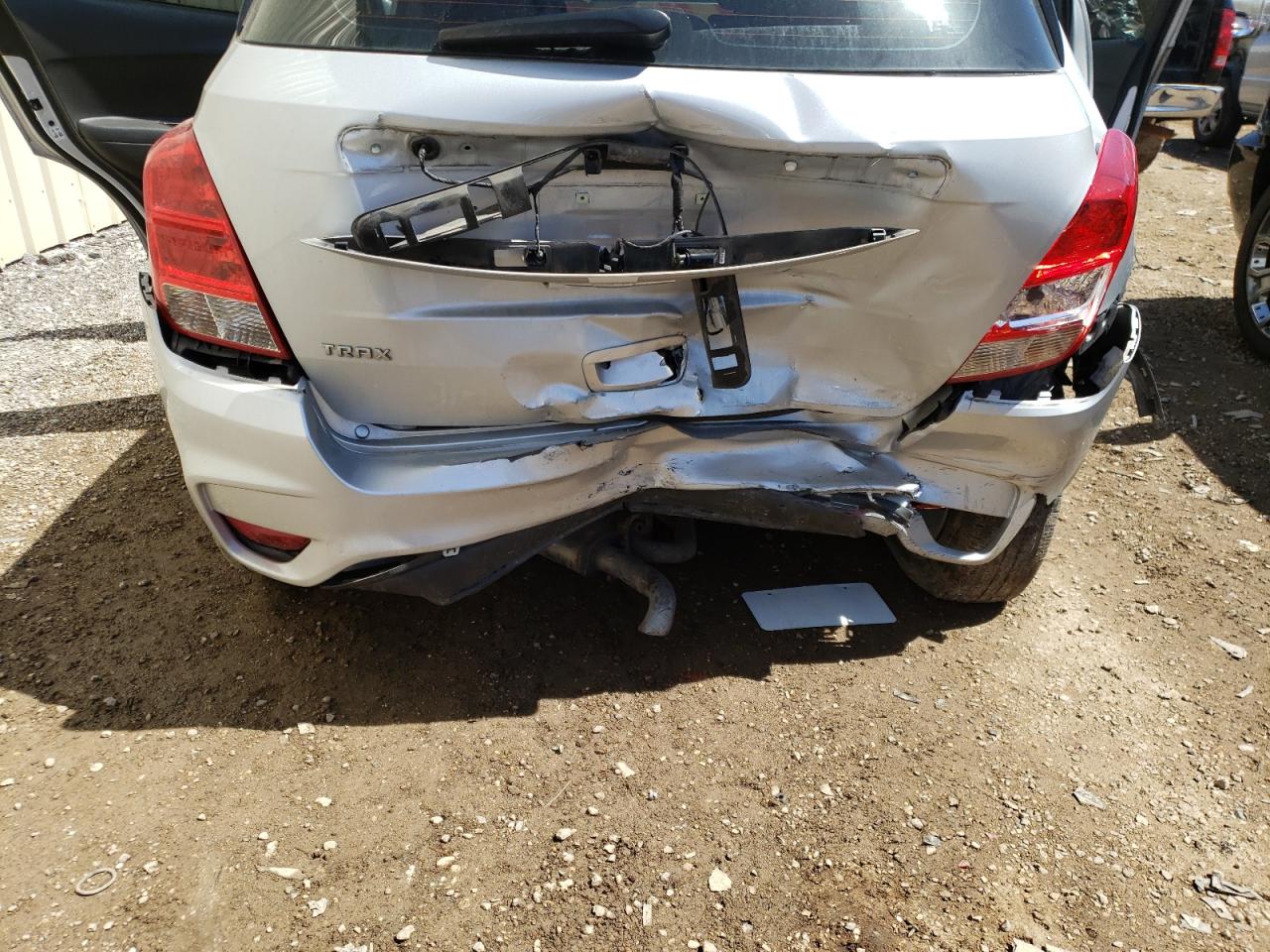 Photo 9 from auction – 2020 CHEVROLET TRAX LS with VIN 3GNCJKSB3LL228237