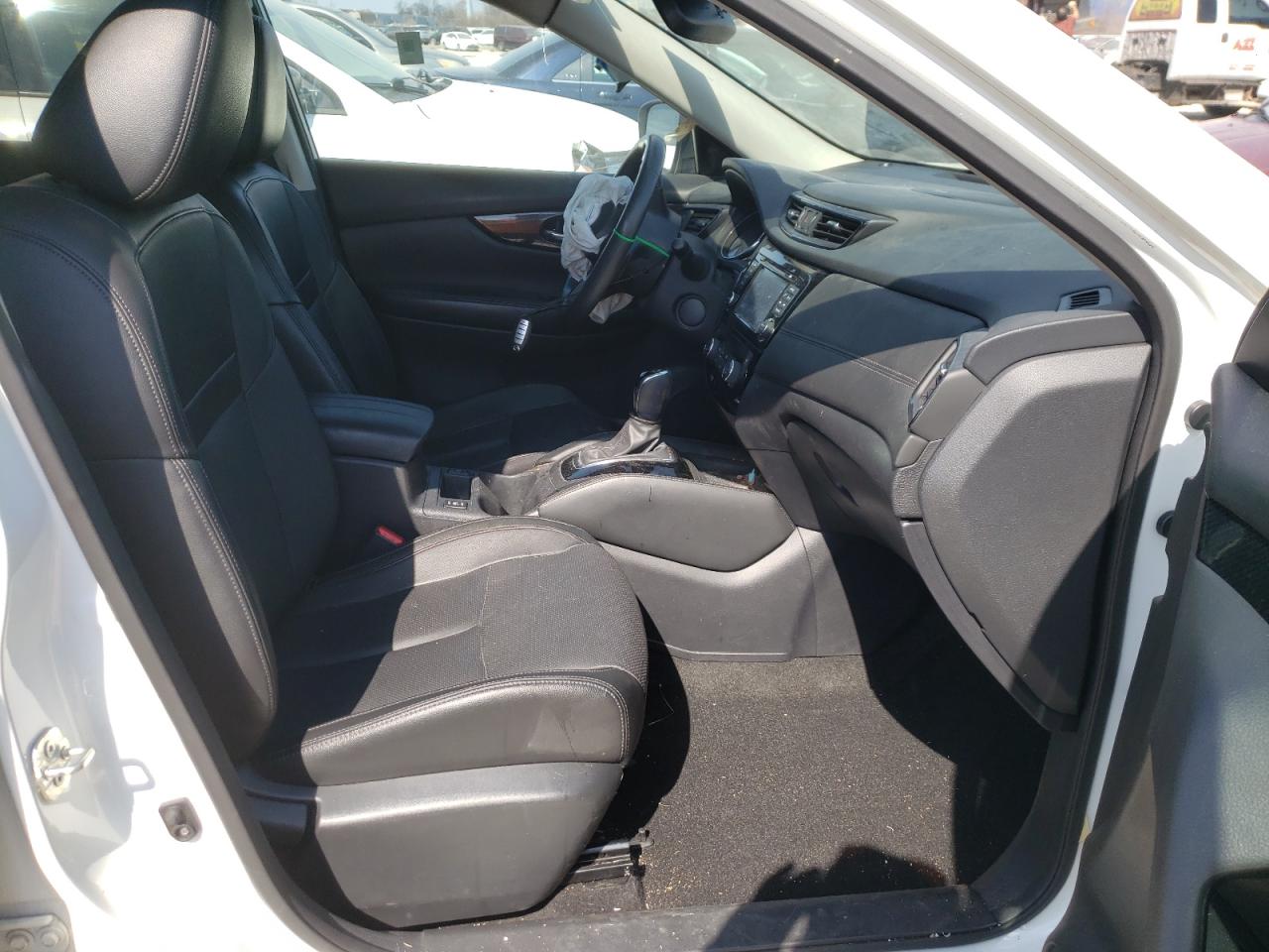 Photo 5 from auction – 2017 NISSAN ROGUE SV with VIN 5N1AT2MV4HC859014