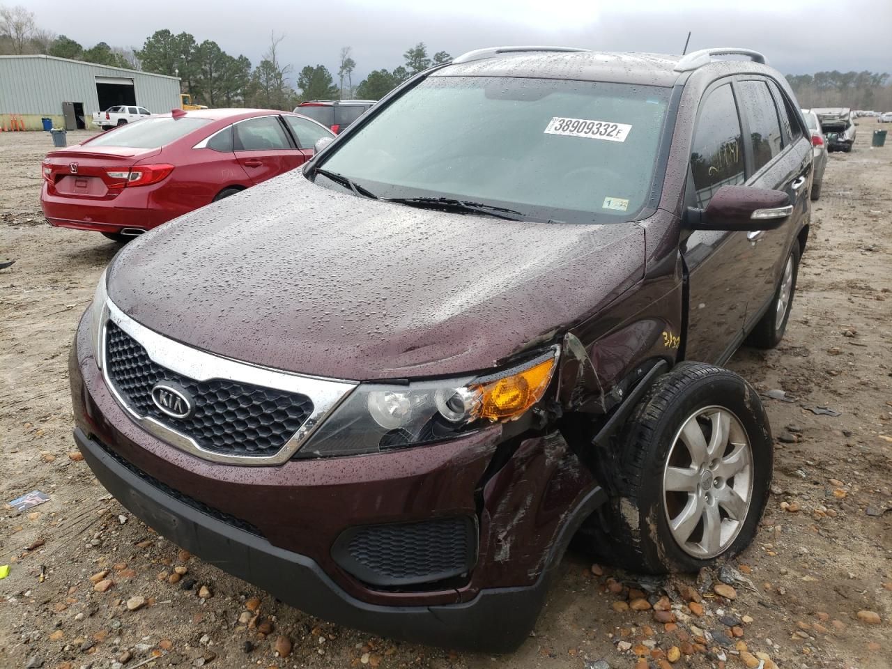 Photo 2 from auction – 2013 KIA SORENTO LX with VIN 5XYKTDA28DG335935