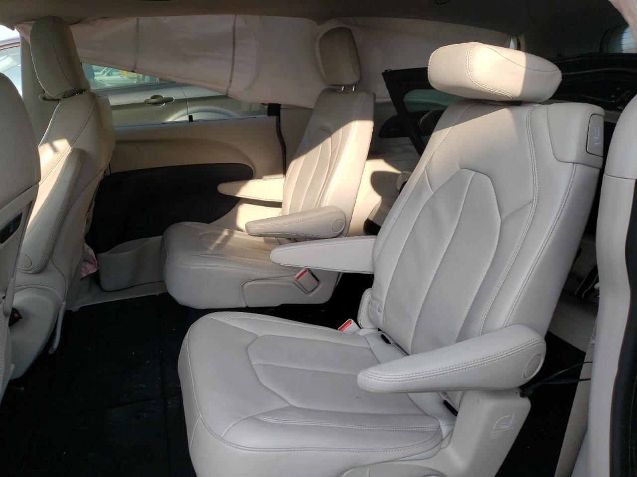 Photo 6 from auction – 2019 CHRYSLER PACIFICA T with VIN 2C4RC1BG1KR703372