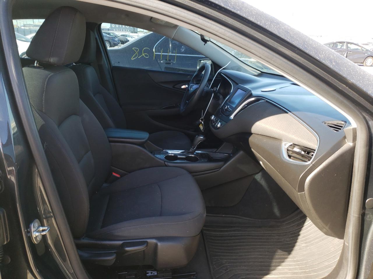 Photo 5 from auction – 2016 CHEVROLET MALIBU LT with VIN 1G1ZE5ST5GF282035