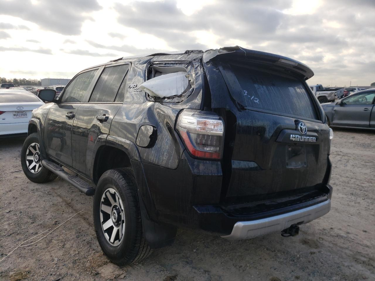 Photo 3 from auction – 2018 TOYOTA 4RUNNER SR with VIN JTEBU5JR6J5515642