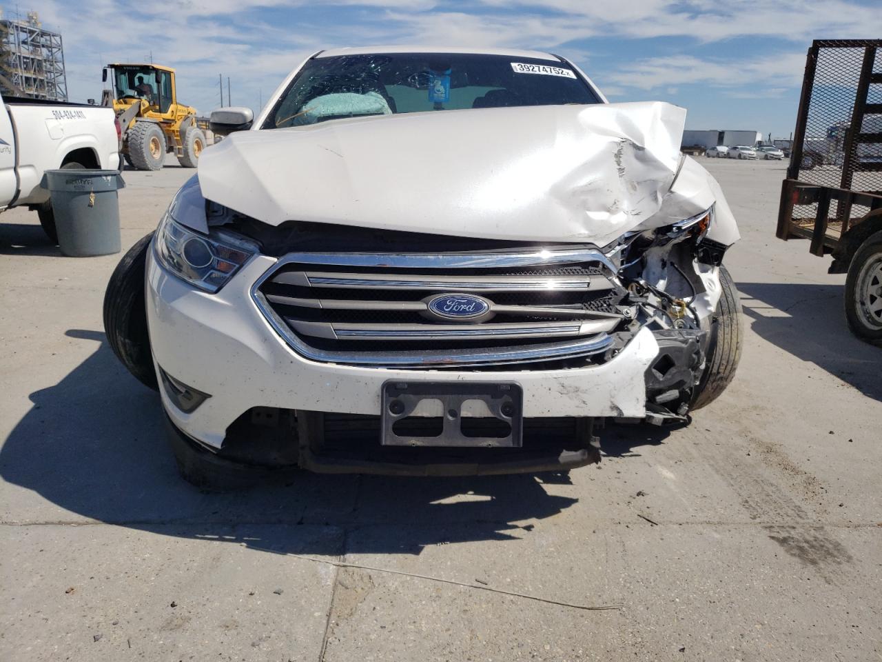Photo 9 from auction – 2018 FORD TAURUS SEL with VIN 1FAHP2E88JG107191