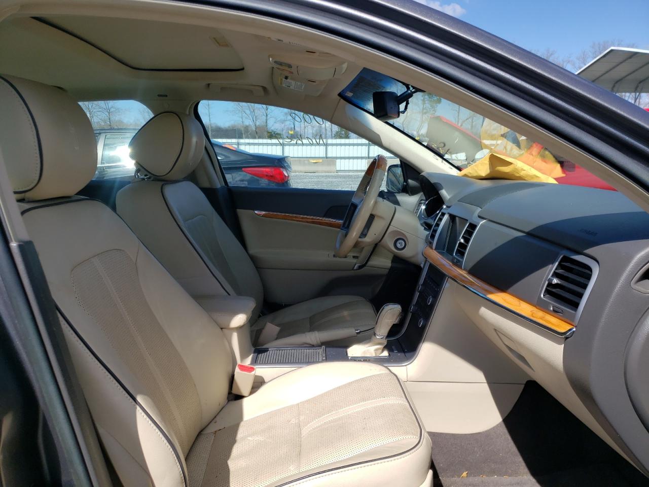Photo 5 from auction – 2012 LINCOLN MKZ with VIN 3LNHL2JC9CR830202