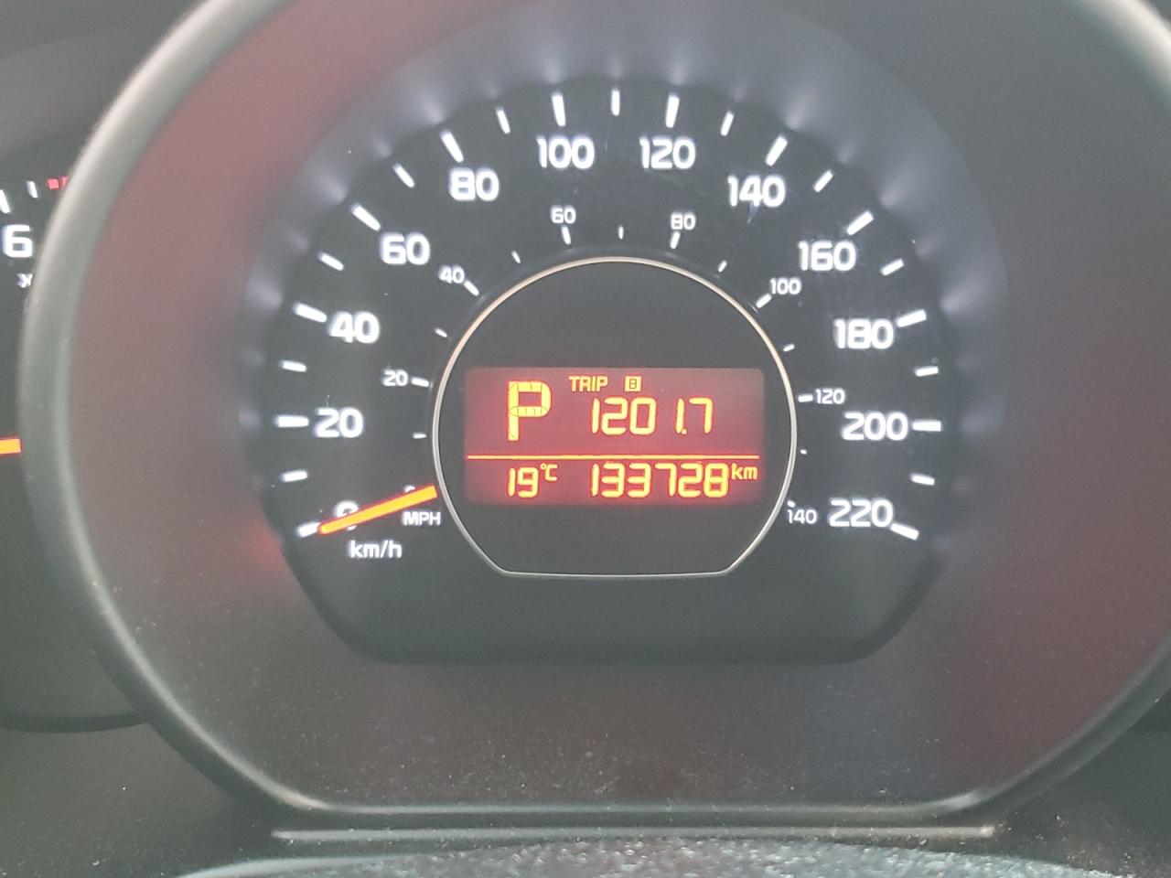 Снимка 8 от търг – 2014 KIA SOUL + с VIN KNDJP3A50E7013177