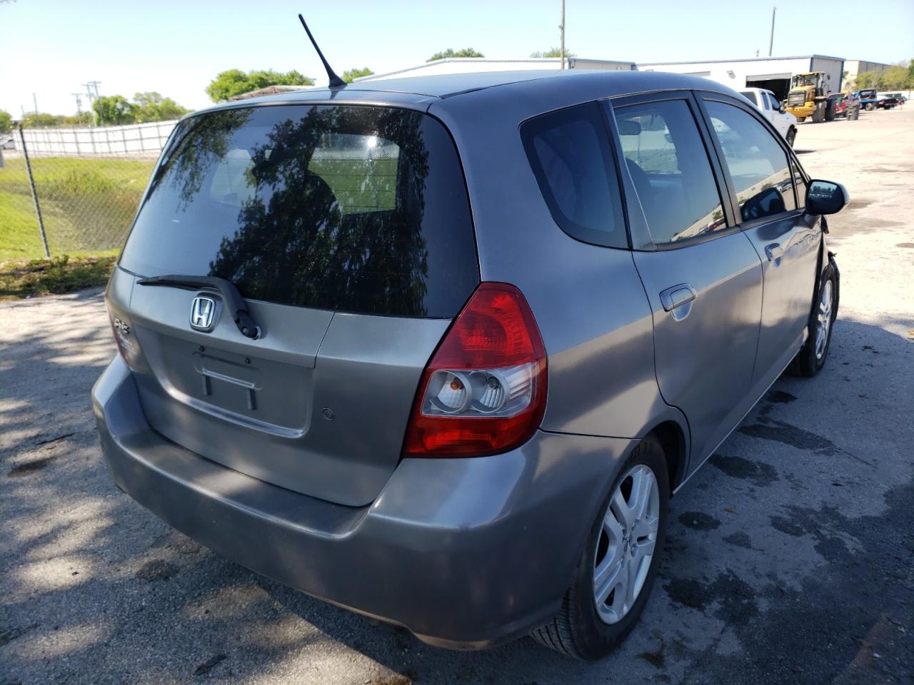 Photo 4 from auction – 2007 HONDA FIT with VIN JHMGD38497S008686