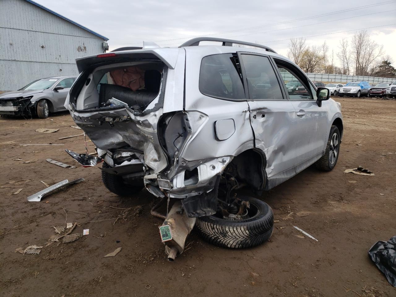 Photo 4 from auction – 2017 SUBARU FORESTER 2 with VIN JF2SJAGC4HH475077