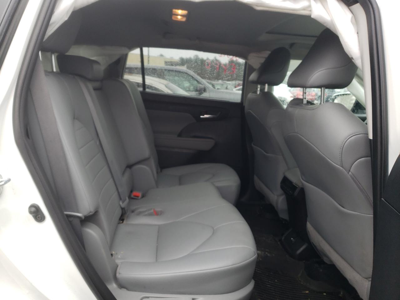 Photo 6 from auction – 2021 TOYOTA HIGHLANDER with VIN 5TDGZRBH1MS133686