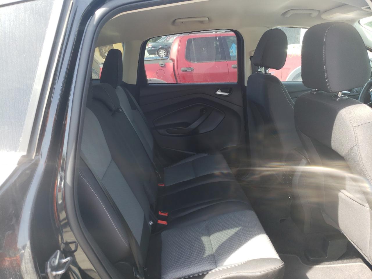 Photo 6 from auction – 2017 FORD ESCAPE SE with VIN 1FMCU0GD0HUE64156