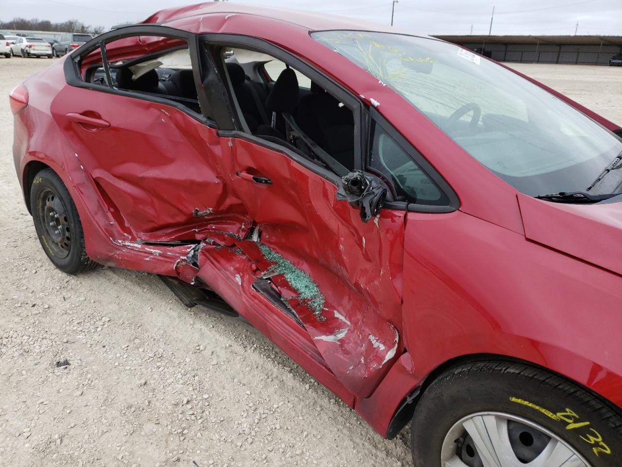 Photo 9 from auction – 2016 KIA FORTE LX with VIN KNAFK4A61G5576639