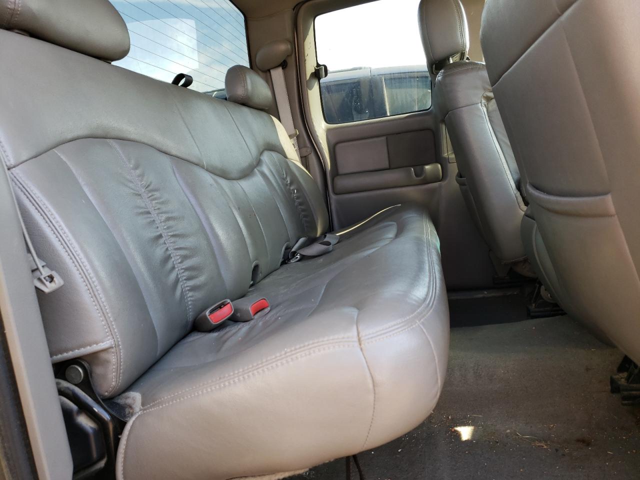 Photo 6 from auction – 2002 CHEVROLET SILVERADO with VIN 2GCEK19T721239913
