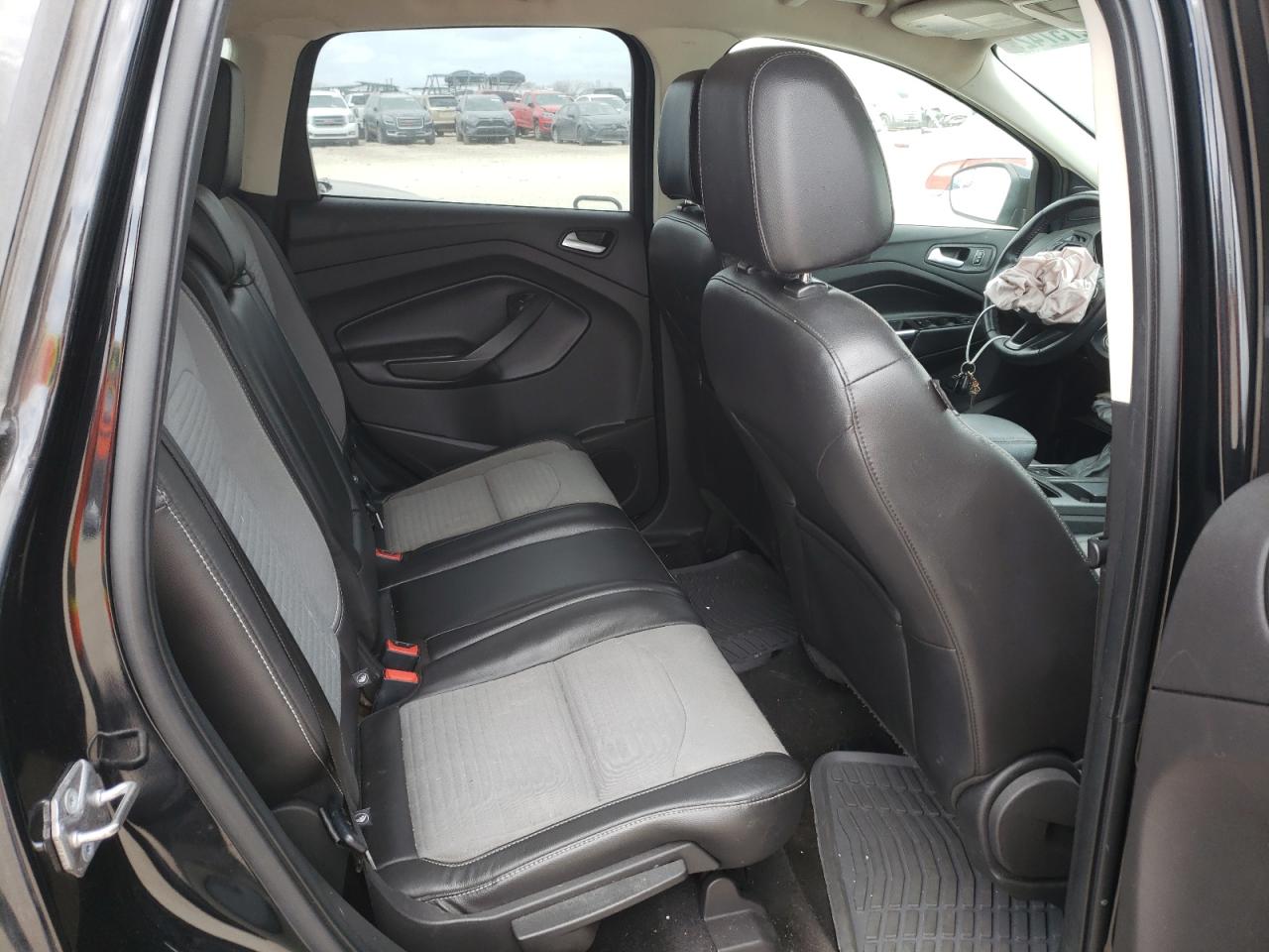 Zdjęcie 6 z aukcji – 2017 FORD ESCAPE SE z VIN 1FMCU0GD2HUC25031