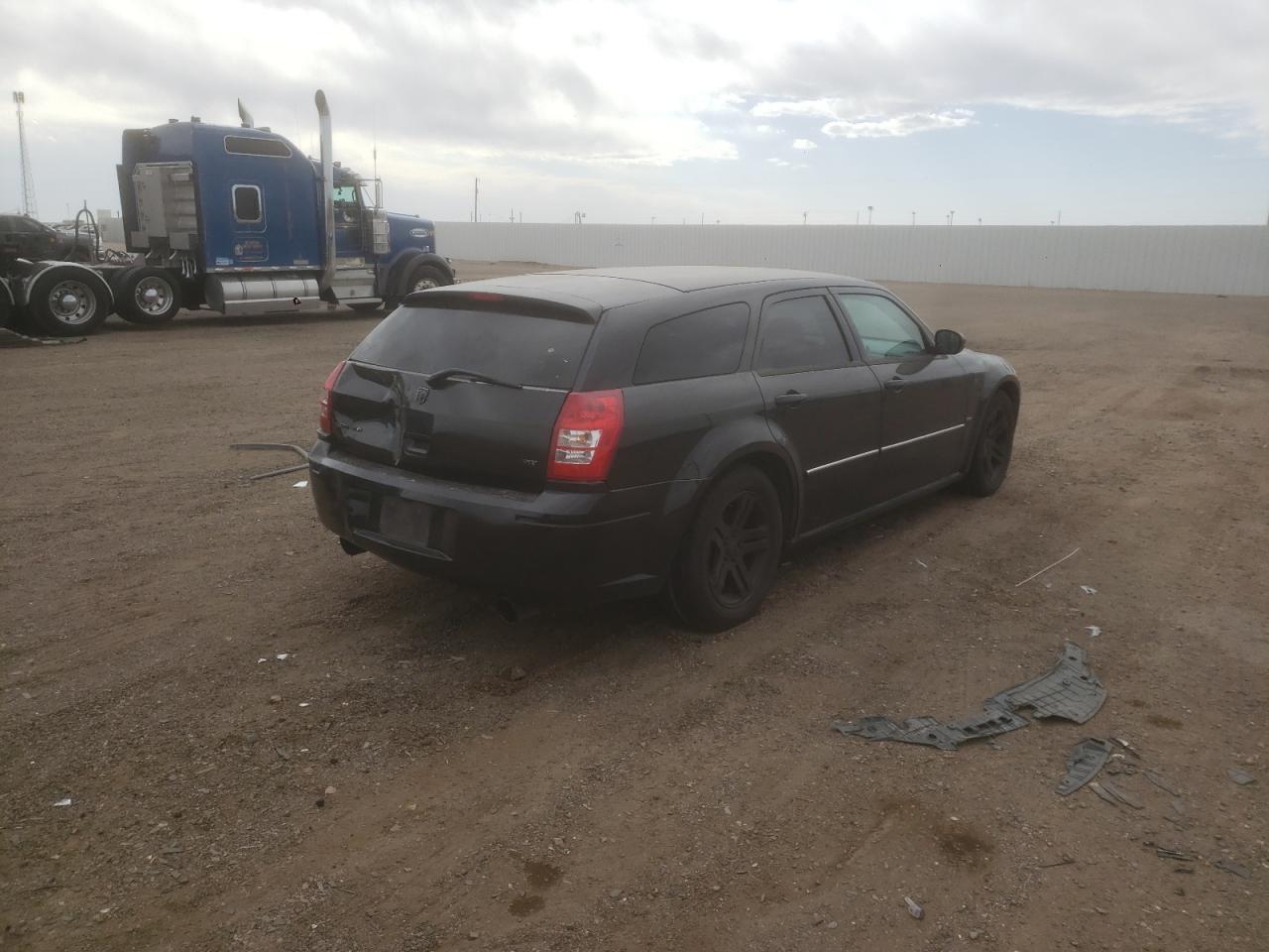 Photo 4 from auction – 2005 DODGE MAGNUM R/T with VIN 2D8GV58265H511512