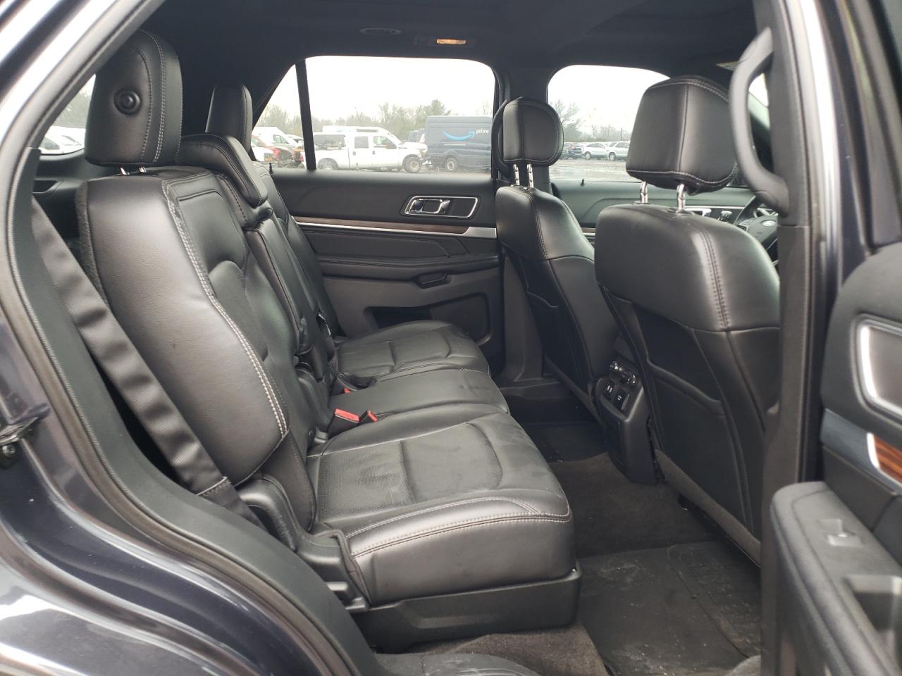 Photo 6 from auction – 2017 FORD EXPLORER L with VIN 1FM5K8F84HGD75996