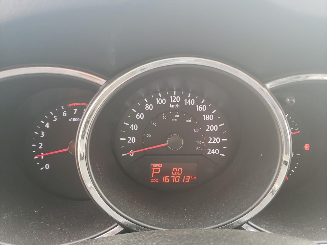 Photo 8 from auction – 2013 KIA SORENTO LX with VIN 5XYKTCA66DG353802