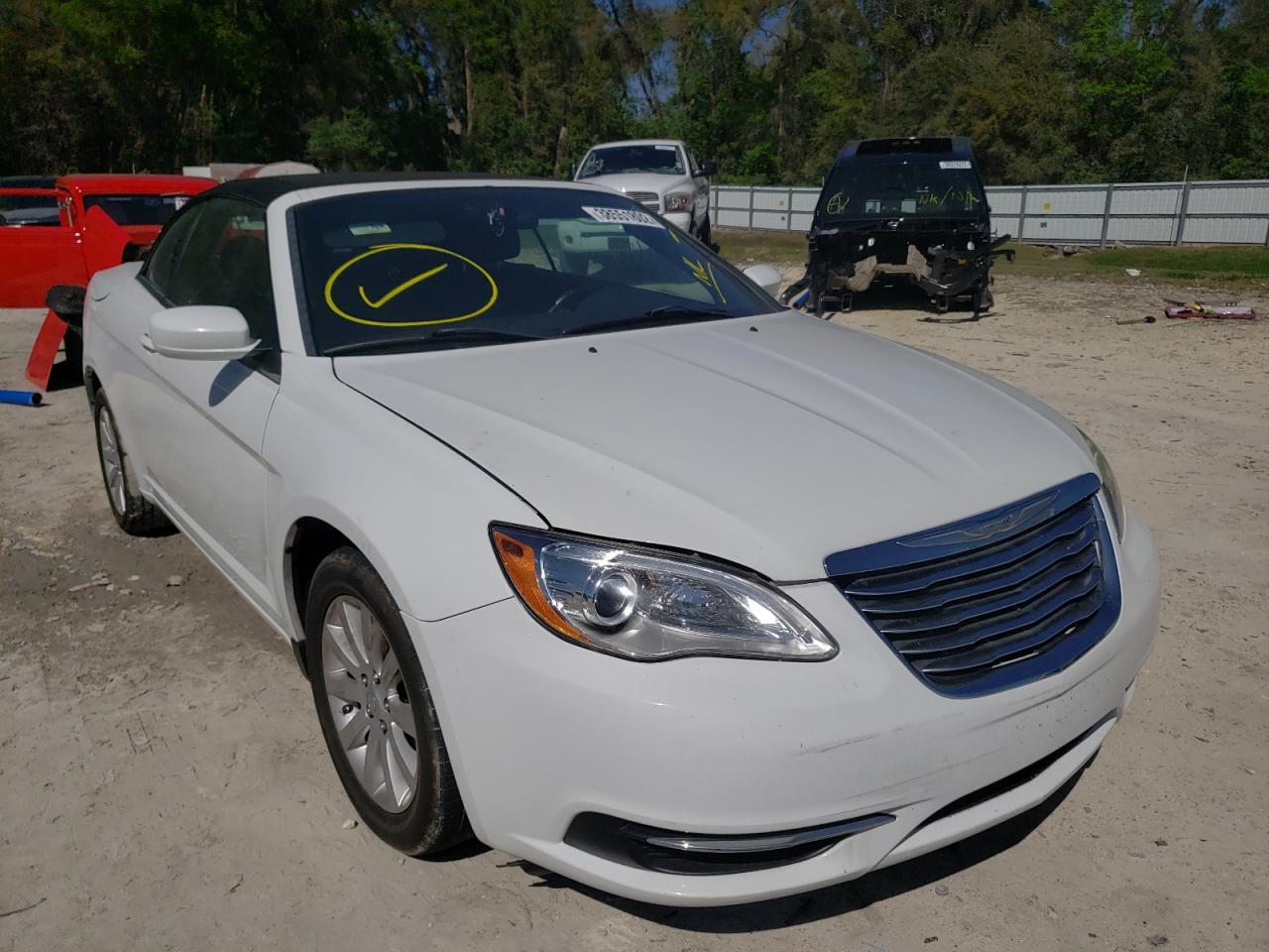 CHRYSLER 200 TOURIN 2013 مع رقم تعريف المركبة 1C3BCBEB4DN526795 - صورة من المزاد