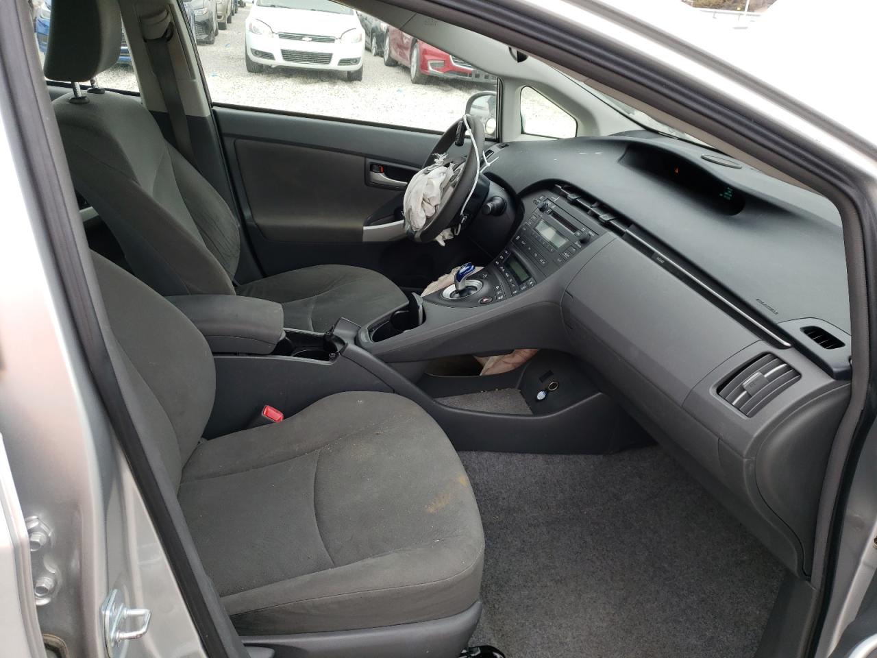 Photo 5 from auction – 2011 TOYOTA PRIUS with VIN JTDKN3DU3B5303269