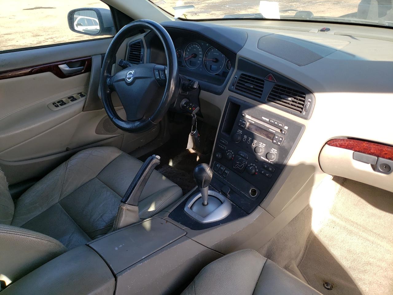 Photo 9 from auction – 2004 VOLVO S60 T5 with VIN YV1RS53D242388852