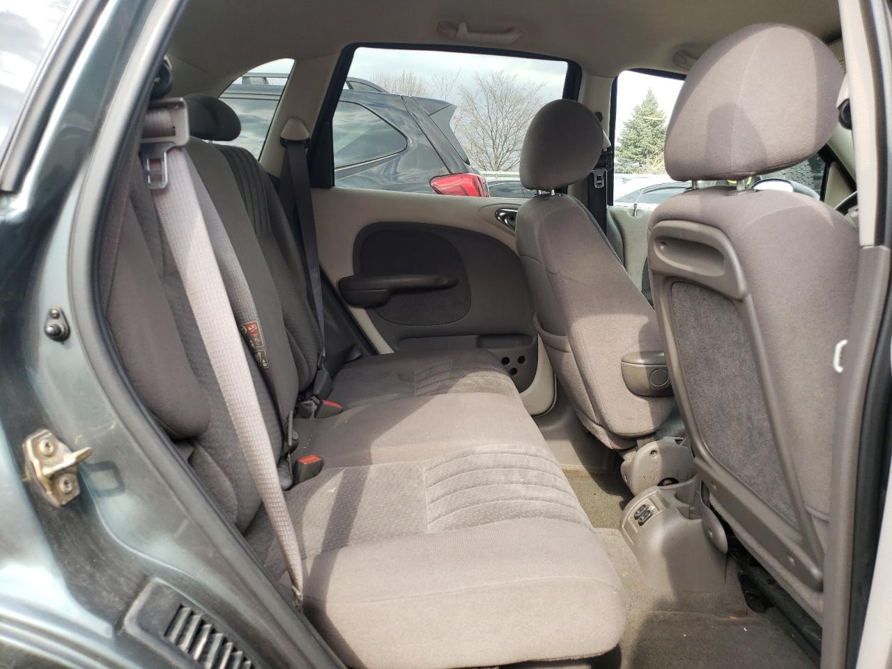 Photo 6 from auction – 2003 CHRYSLER PT CRUISER with VIN 3C8FY58B53T607264