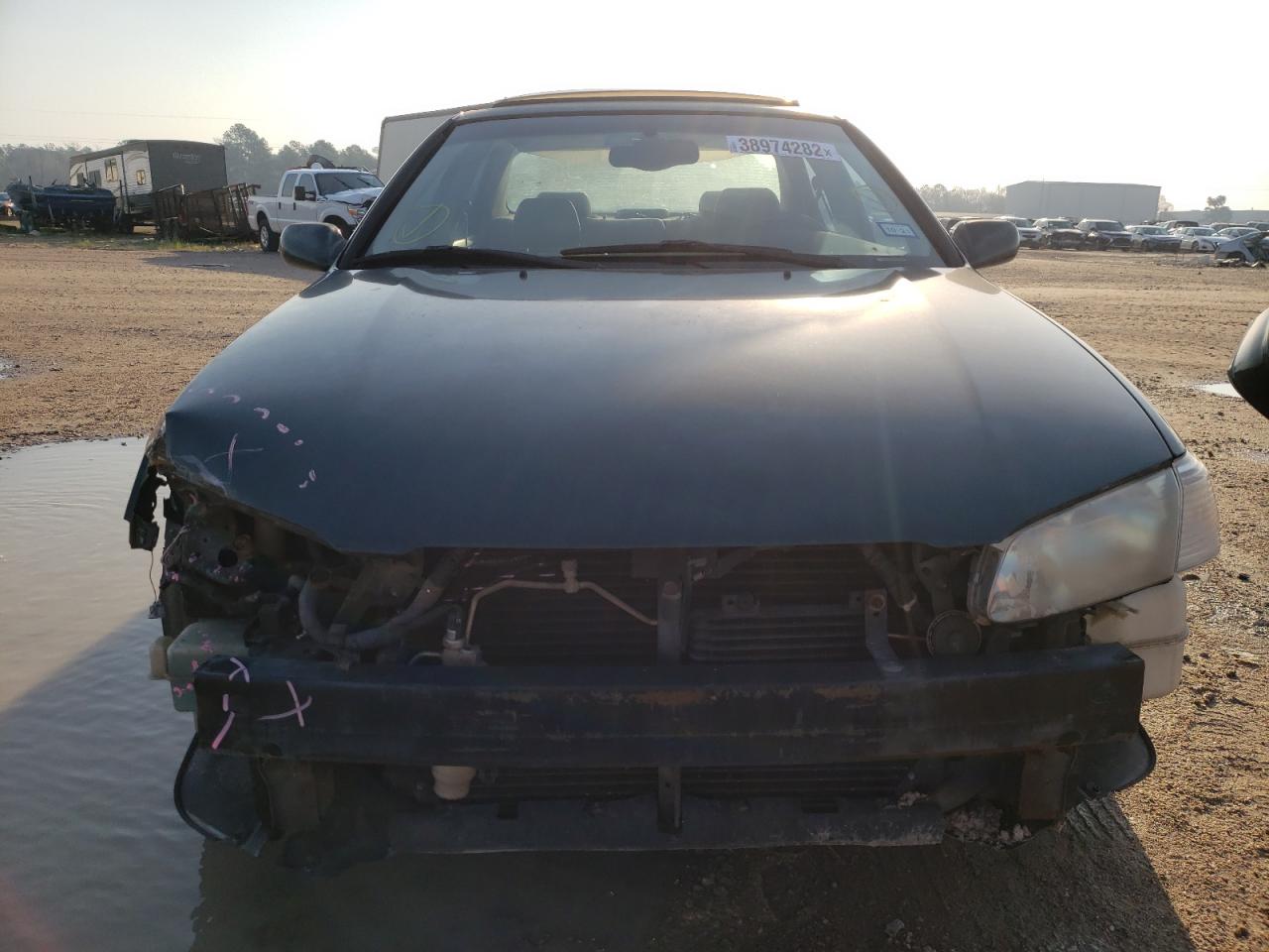 Photo 9 from auction – 2000 TOYOTA CAMRY LE with VIN 4T1BF28K9YU938782