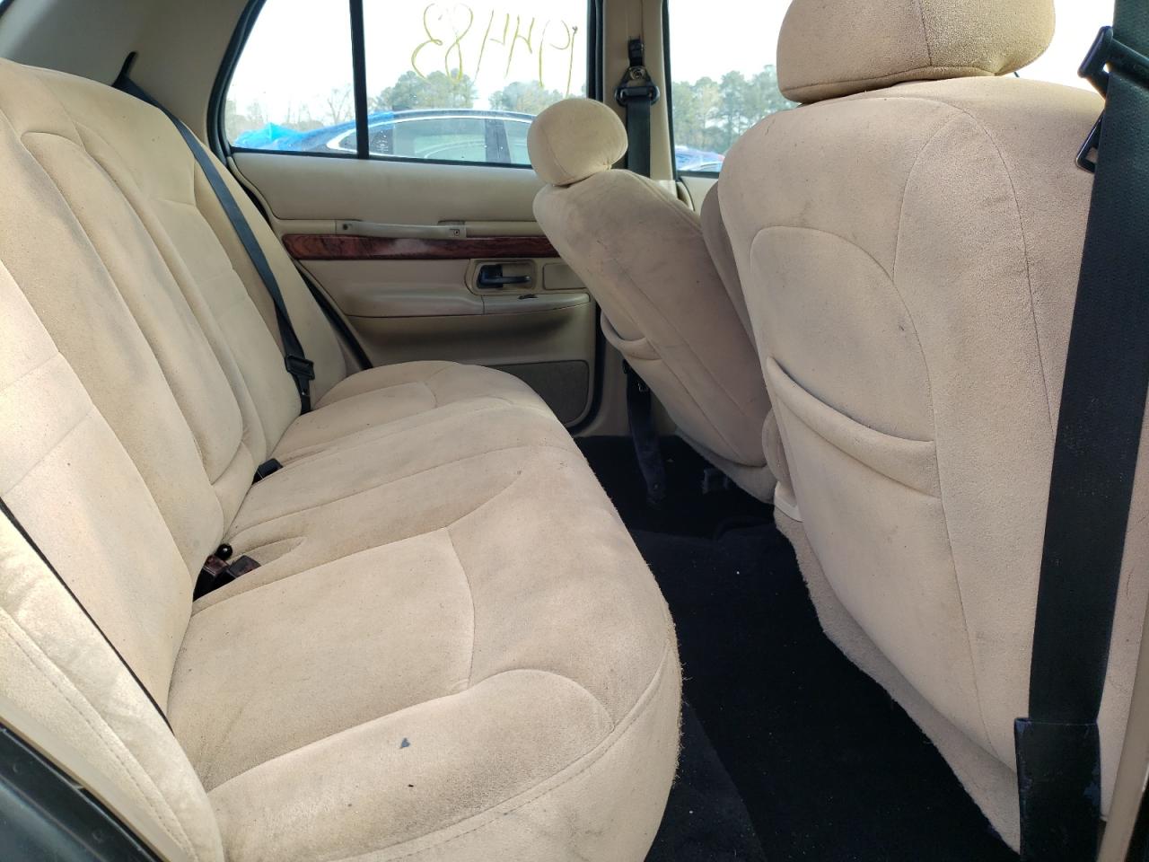 Photo 6 from auction – 2001 MERCURY GRAND MARQ with VIN 2MEFM75WX1X696369