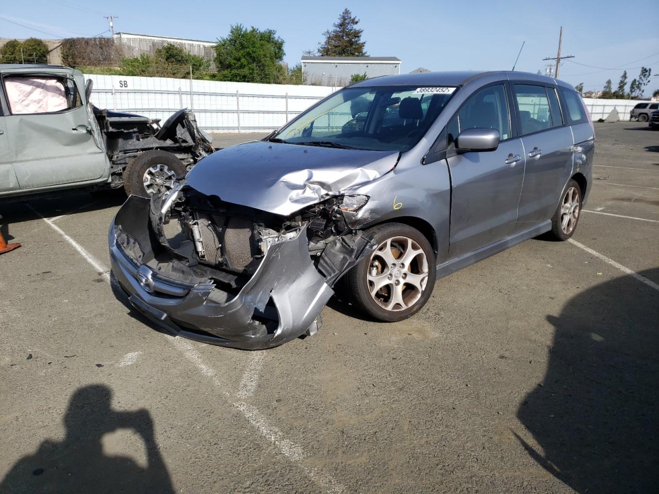 Photo 2 from auction – 2010 MAZDA 5 with VIN JM1CR2WL2A0385403