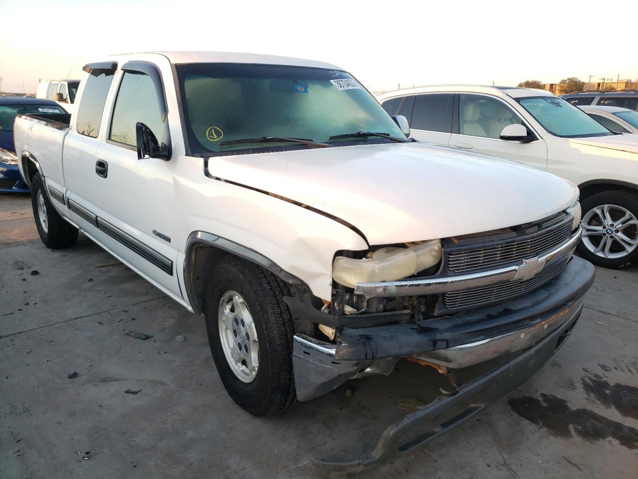 CHEVROLET SILVERADO 2002 with VIN 2GCEC19T121255716 - Photo from auction