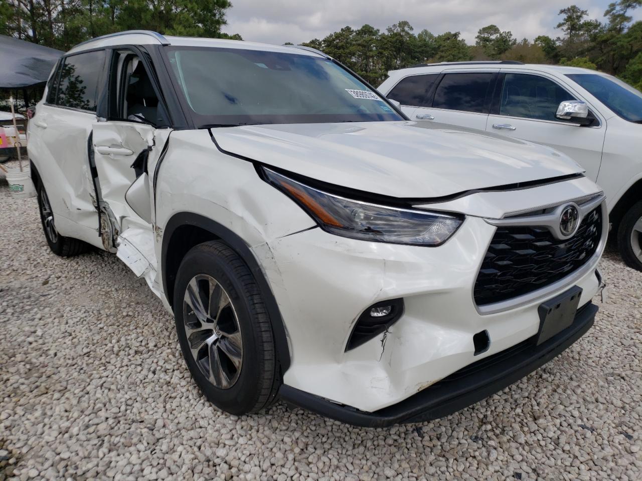Photo 1 from auction – 2021 TOYOTA HIGHLANDER with VIN 5TDGZRAHXMS518438