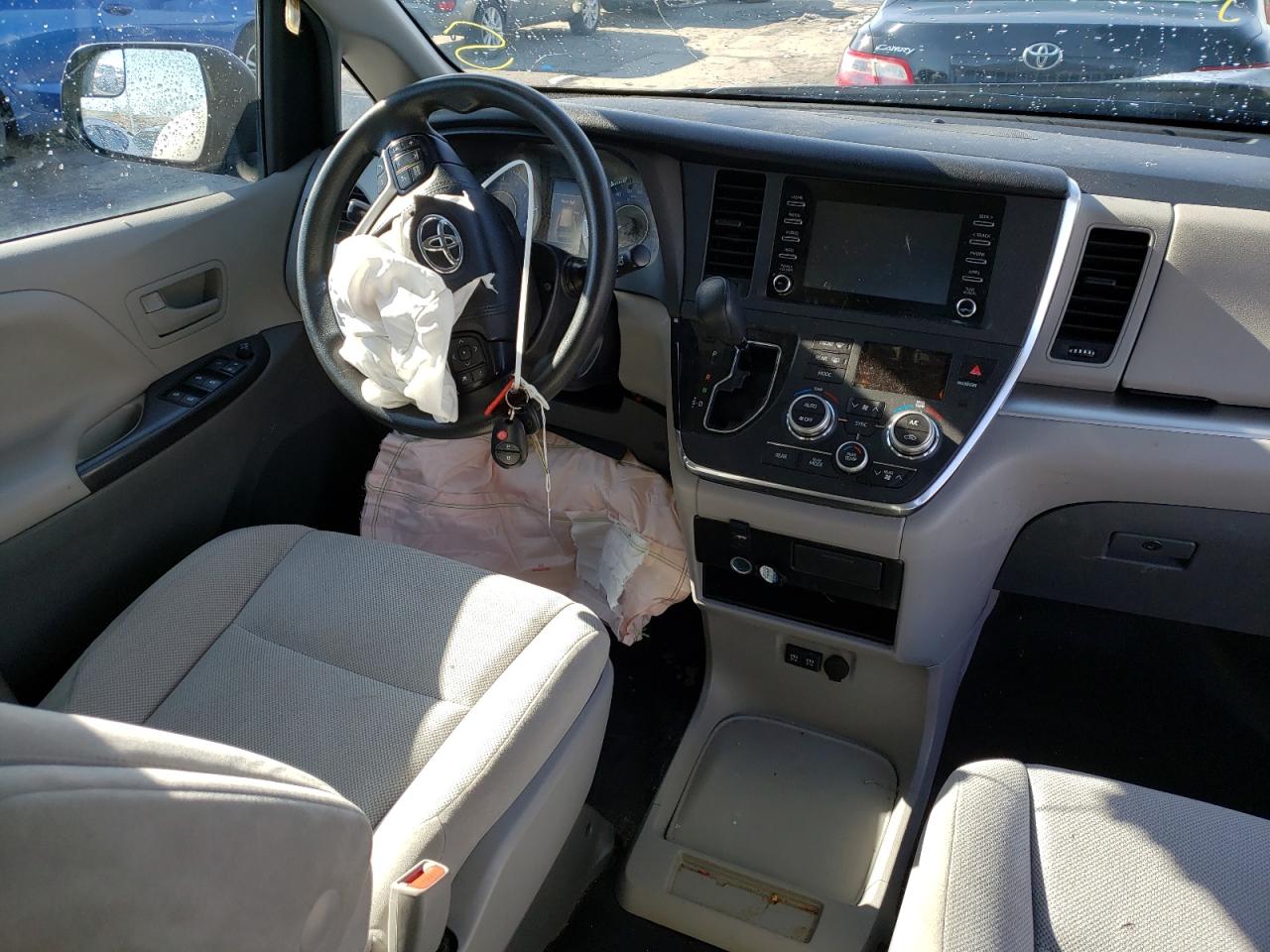 Photo 9 from auction – 2018 TOYOTA SIENNA L with VIN 5TDZZ3DC4JS944014