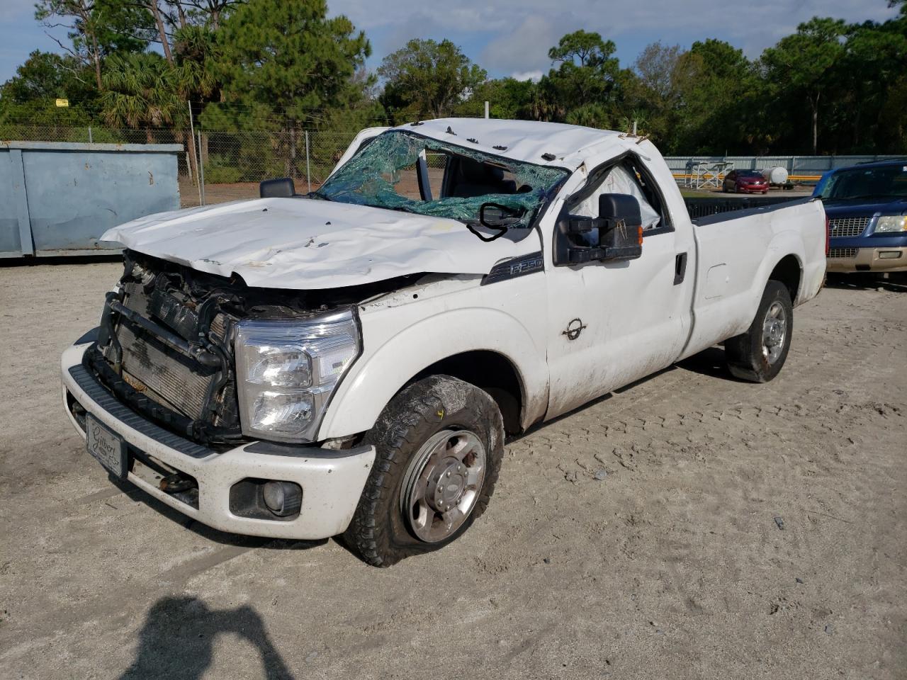 Zdjęcie 2 z aukcji – 2013 FORD F250 SUPER z VIN 1FTBF2AT2DEA21713