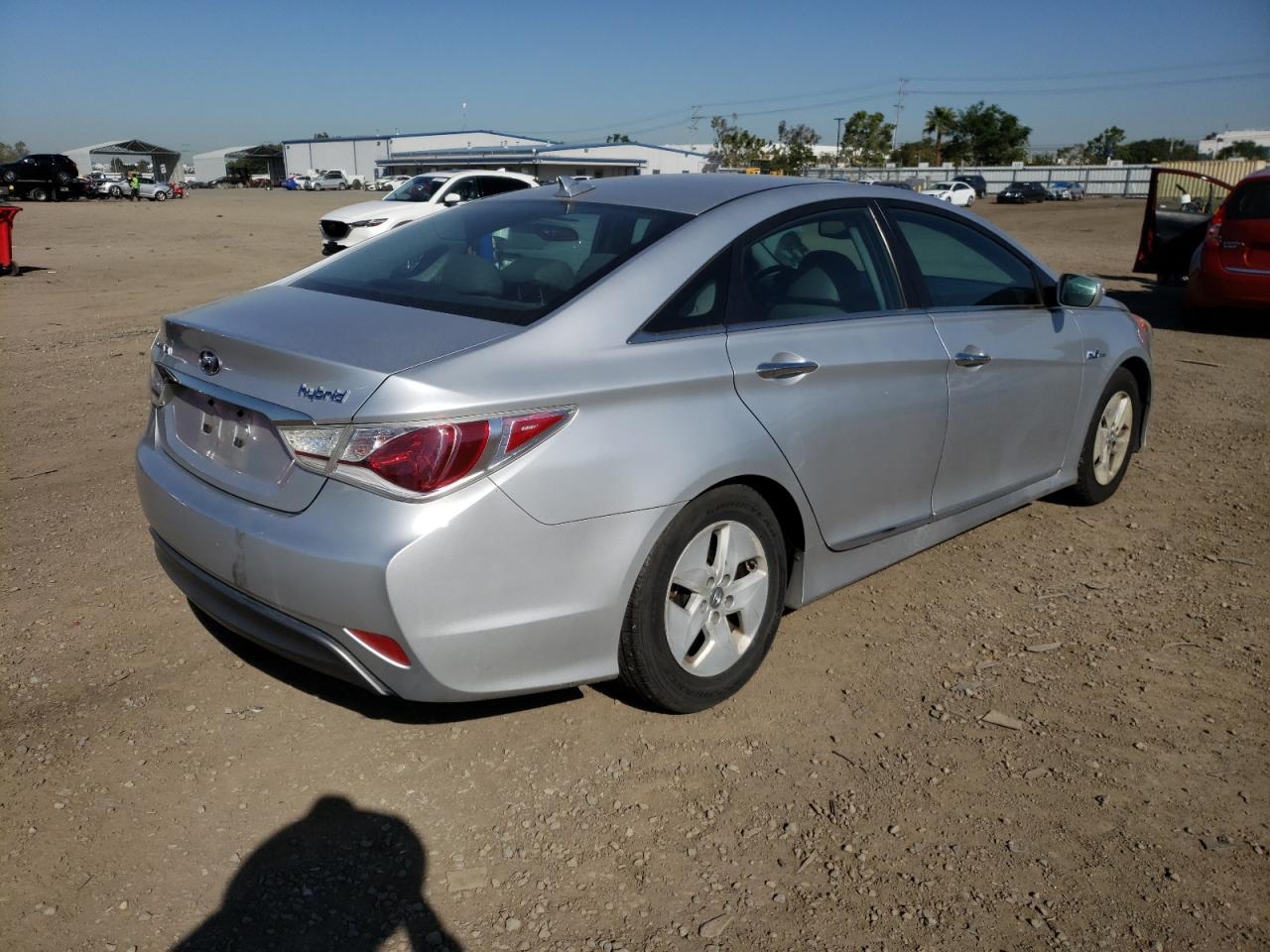 Photo 4 from auction – 2012 HYUNDAI SONATA HYB with VIN KMHEC4A41CA045805