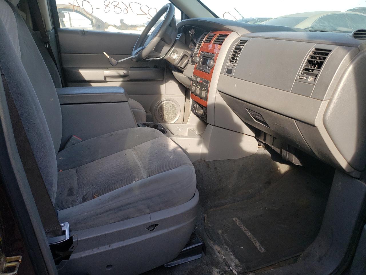 Photo 5 from auction – 2004 DODGE DURANGO SL with VIN 1D4HB48NX4F186012