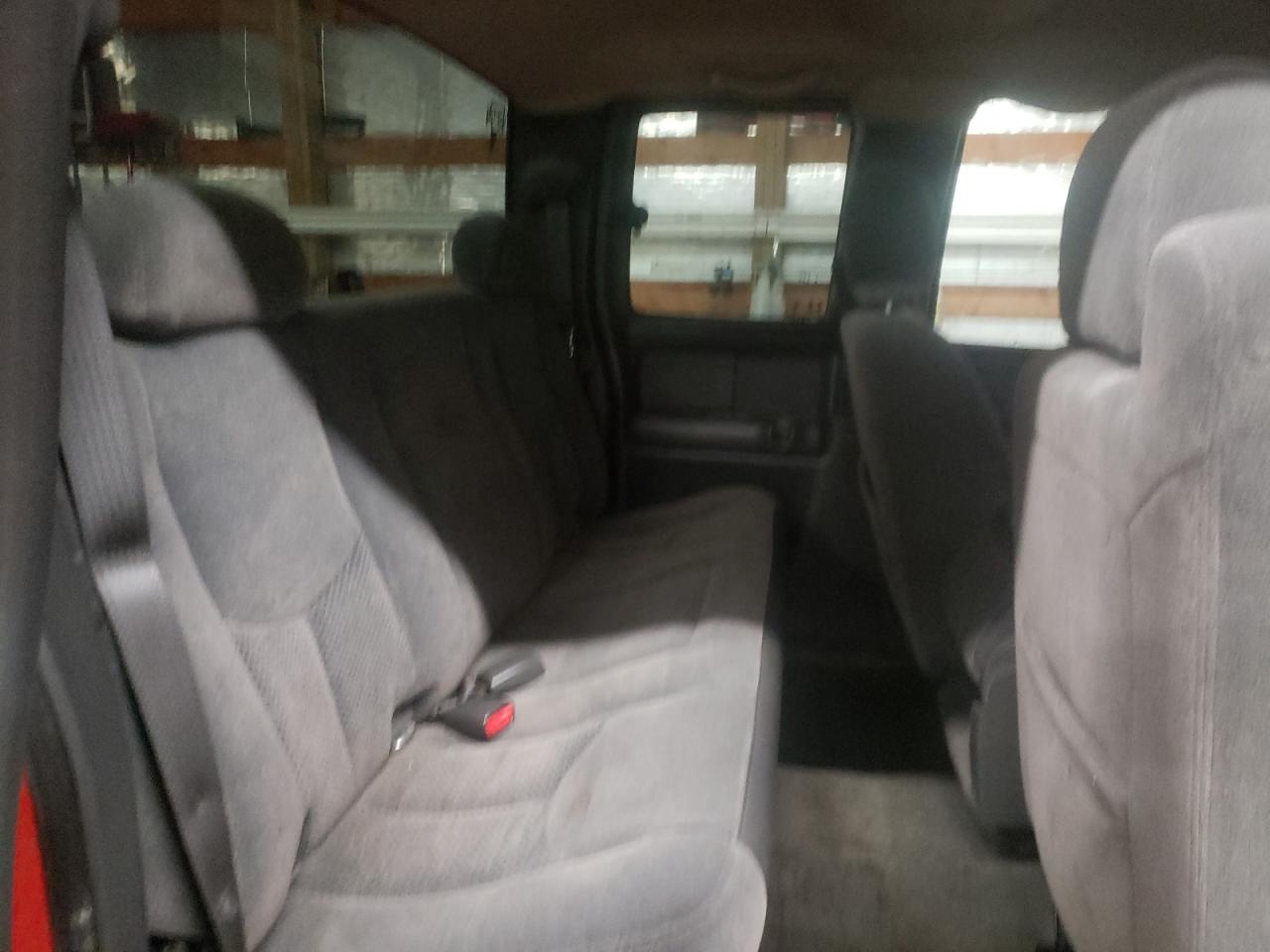 Photo 6 from auction – 2005 CHEVROLET SILVERADO with VIN 2GCEC19V251136207