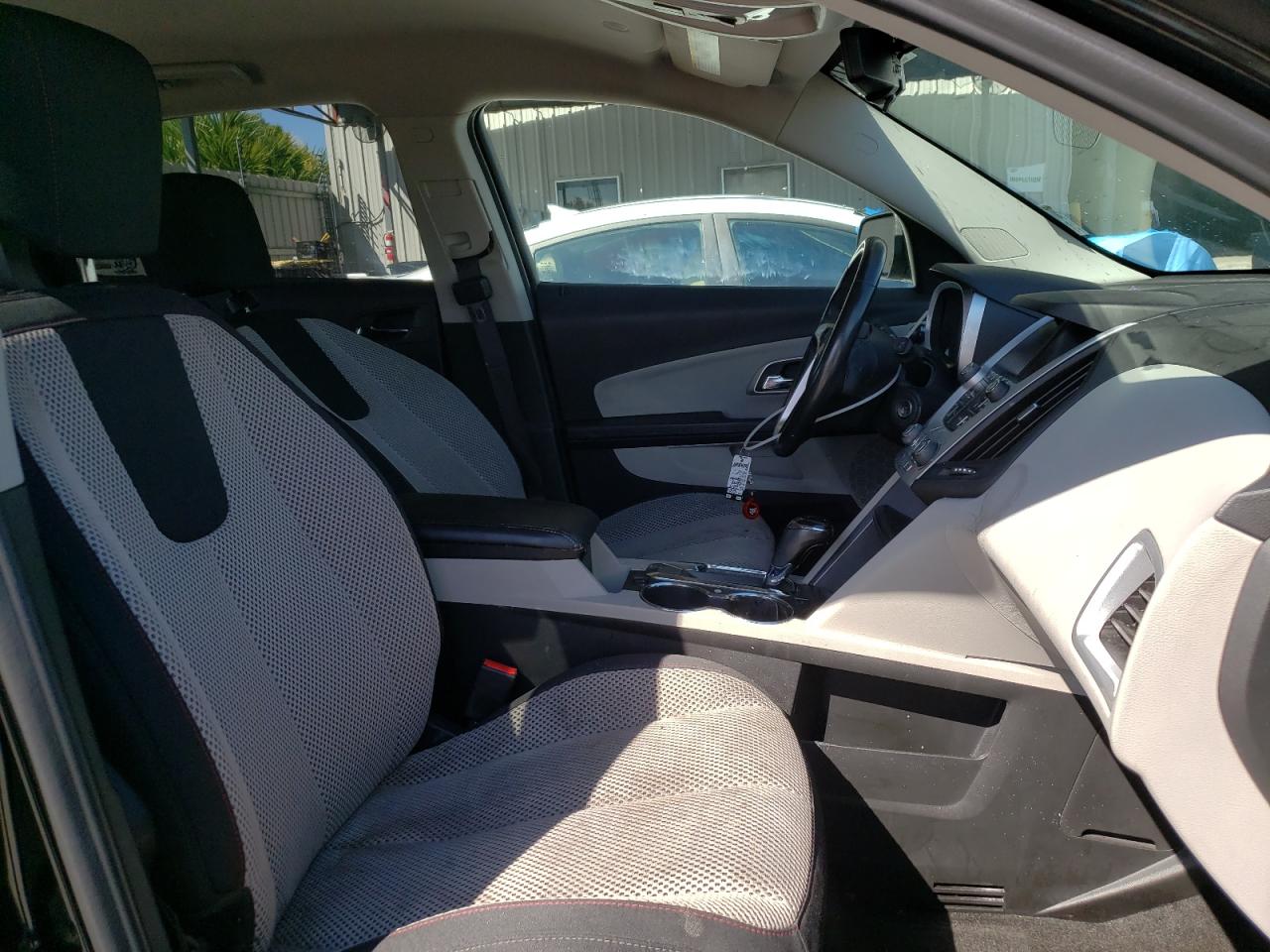 Photo 5 from auction – 2017 CHEVROLET EQUINOX LT with VIN 2GNALCEK2H6149284