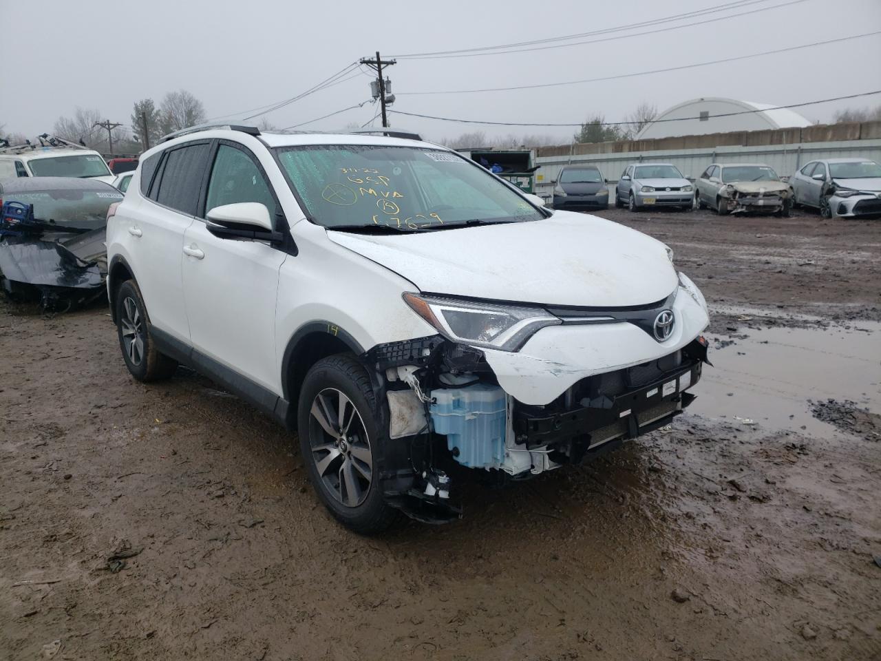 TOYOTA RAV4 XLE 2016 with VIN 2T3WFREV3GW275935 - Photo from auction
