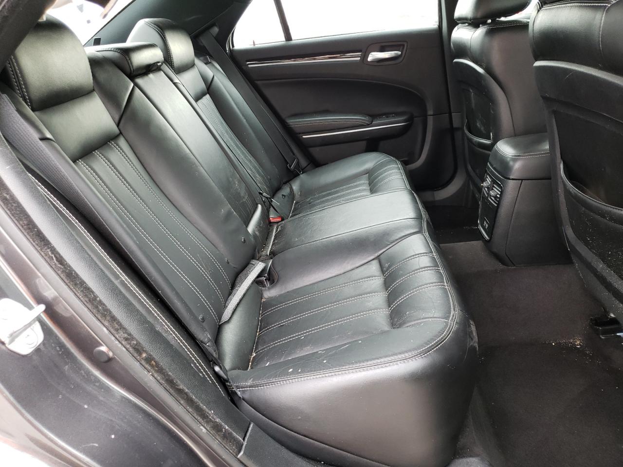 Photo 6 from auction – 2018 CHRYSLER 300 S with VIN 2C3CCABG5JH301403
