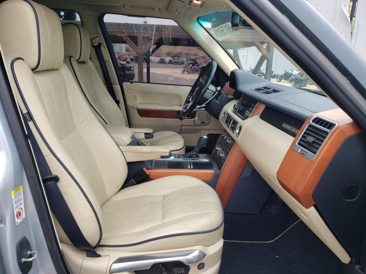 Photo 5 from auction – 2011 LAND ROVER RANGE ROVE with VIN SALMF1D42BA347919