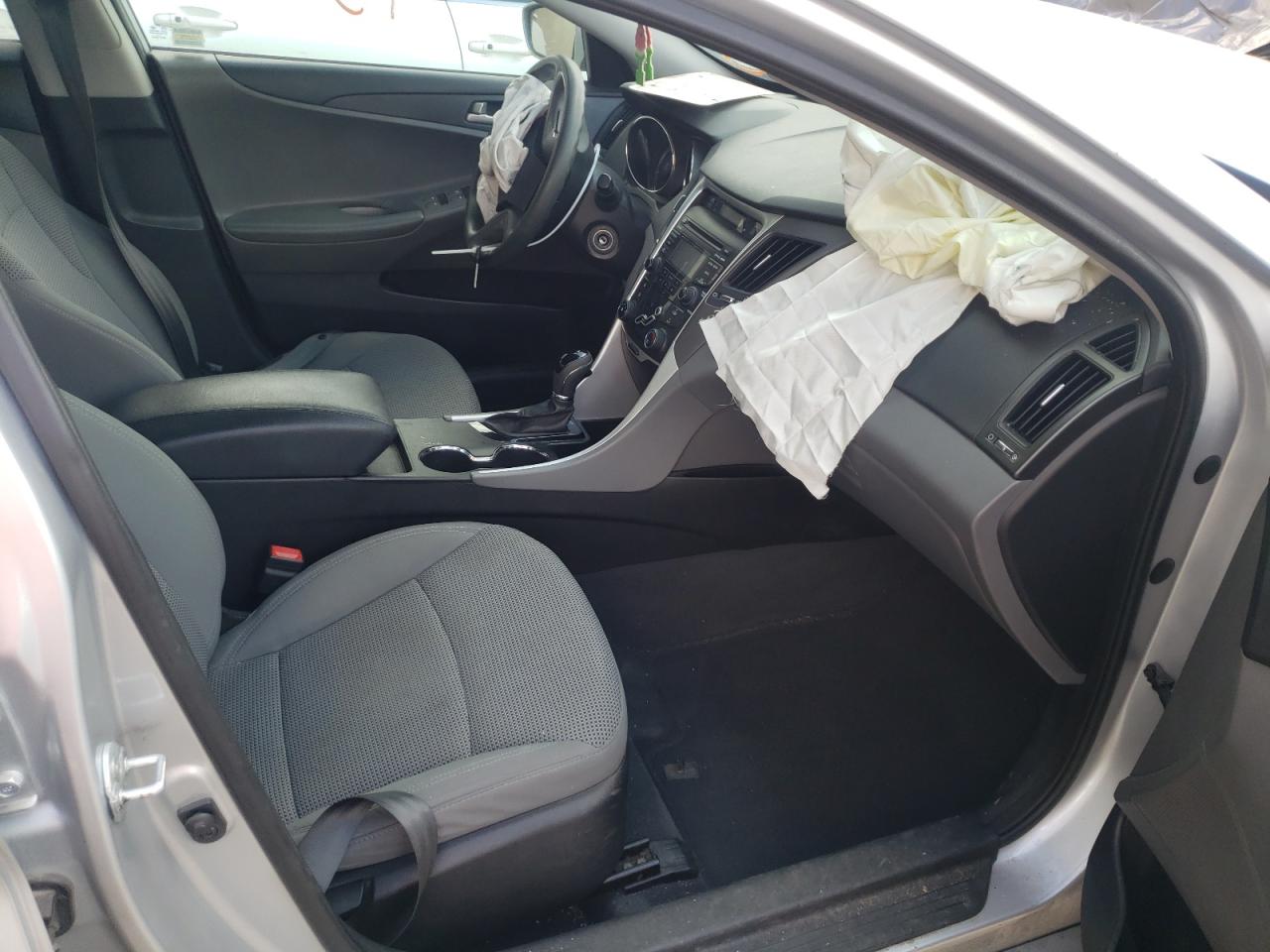 Photo 5 from auction – 2013 HYUNDAI SONATA GLS with VIN 5NPEB4AC9DH650678