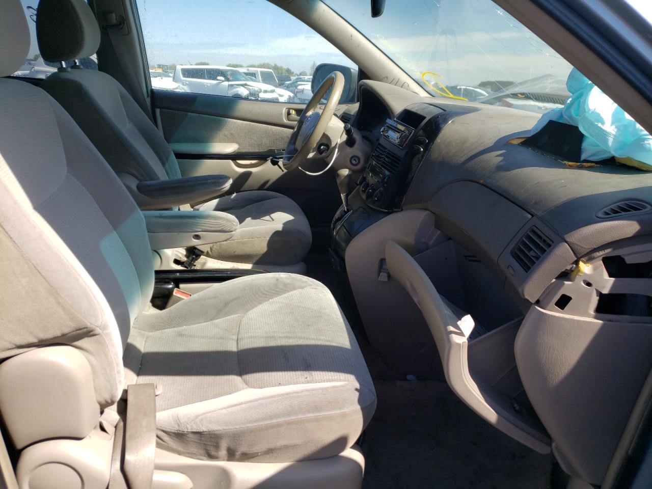 Photo 5 from auction – 2004 TOYOTA SIENNA CE with VIN 5TDZA23C64S024196