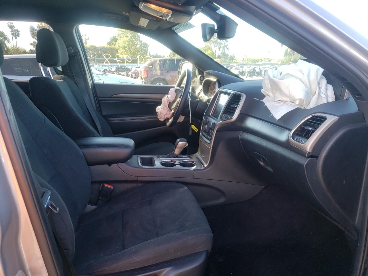 Photo 5 from auction – 2017 JEEP GRAND CHER with VIN 1C4RJFAG4HC802399