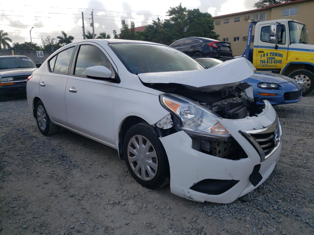 NISSAN VERSA S 2015 with VIN 3N1CN7APXFL831507 - Photo from auction