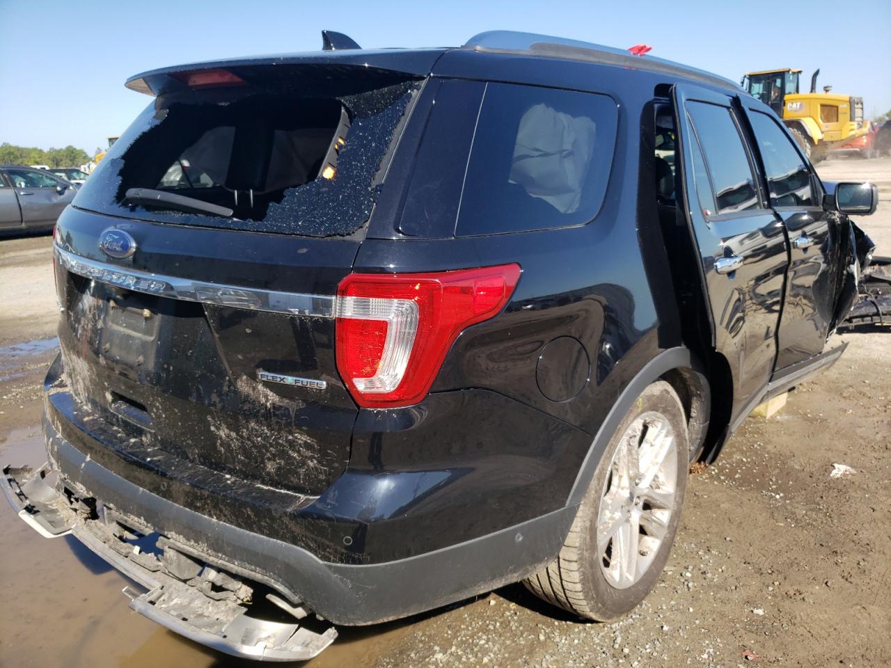 Photo 4 from auction – 2016 FORD EXPLORER L with VIN 1FM5K7F81GGB70080
