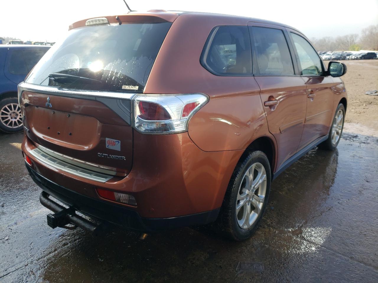 Photo 4 from auction – 2014 MITSUBISHI OUTLANDER with VIN JA4AZ3A36EZ011635