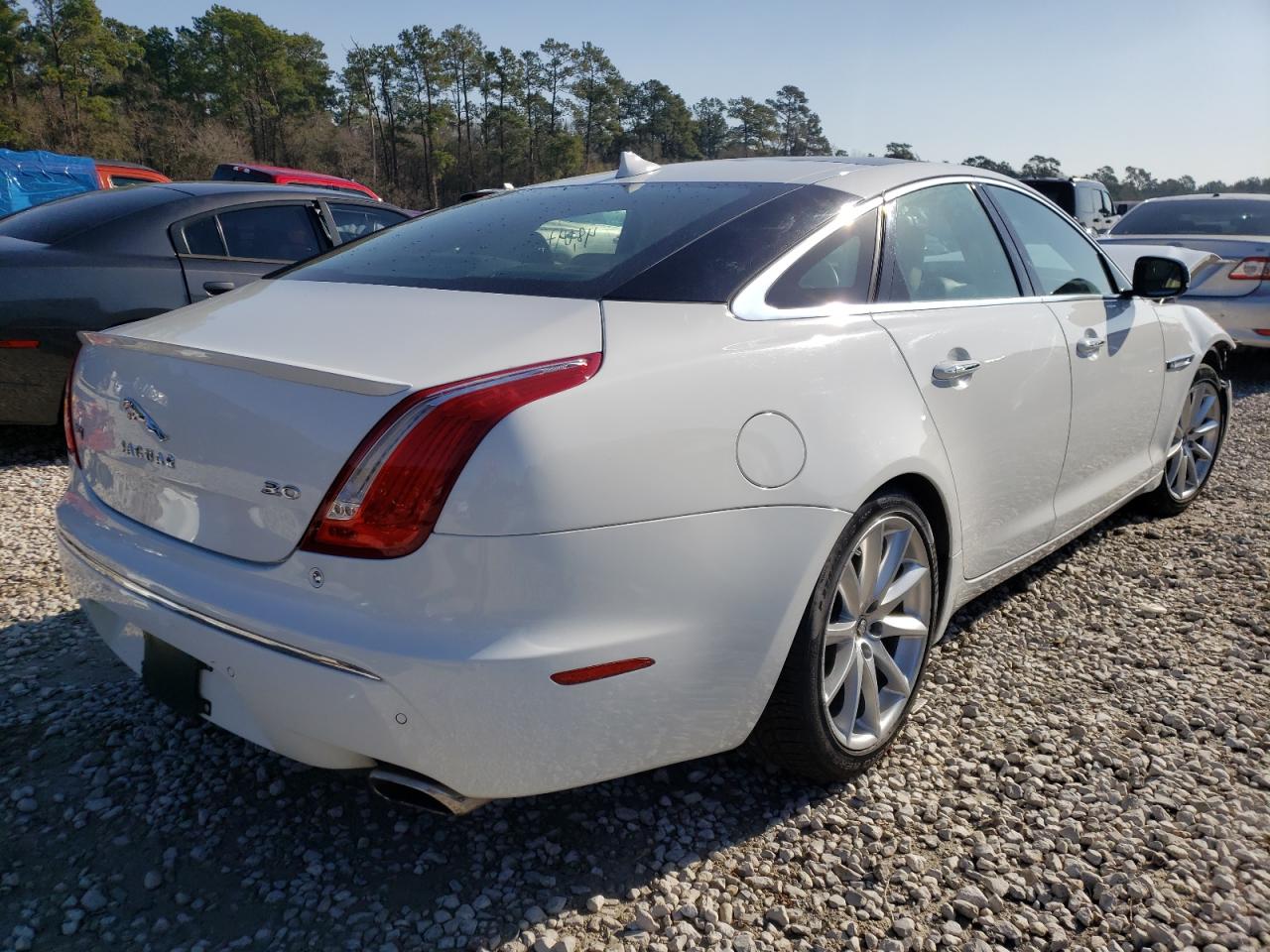 Photo 4 from auction – 2013 JAGUAR XJ with VIN SAJWA1C71D8V43906
