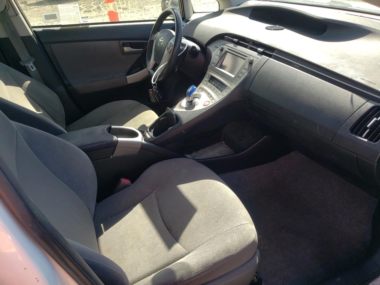 Фото 5 с аукциона – 2014 TOYOTA PRIUS с VIN JTDKN3DU2E0363786