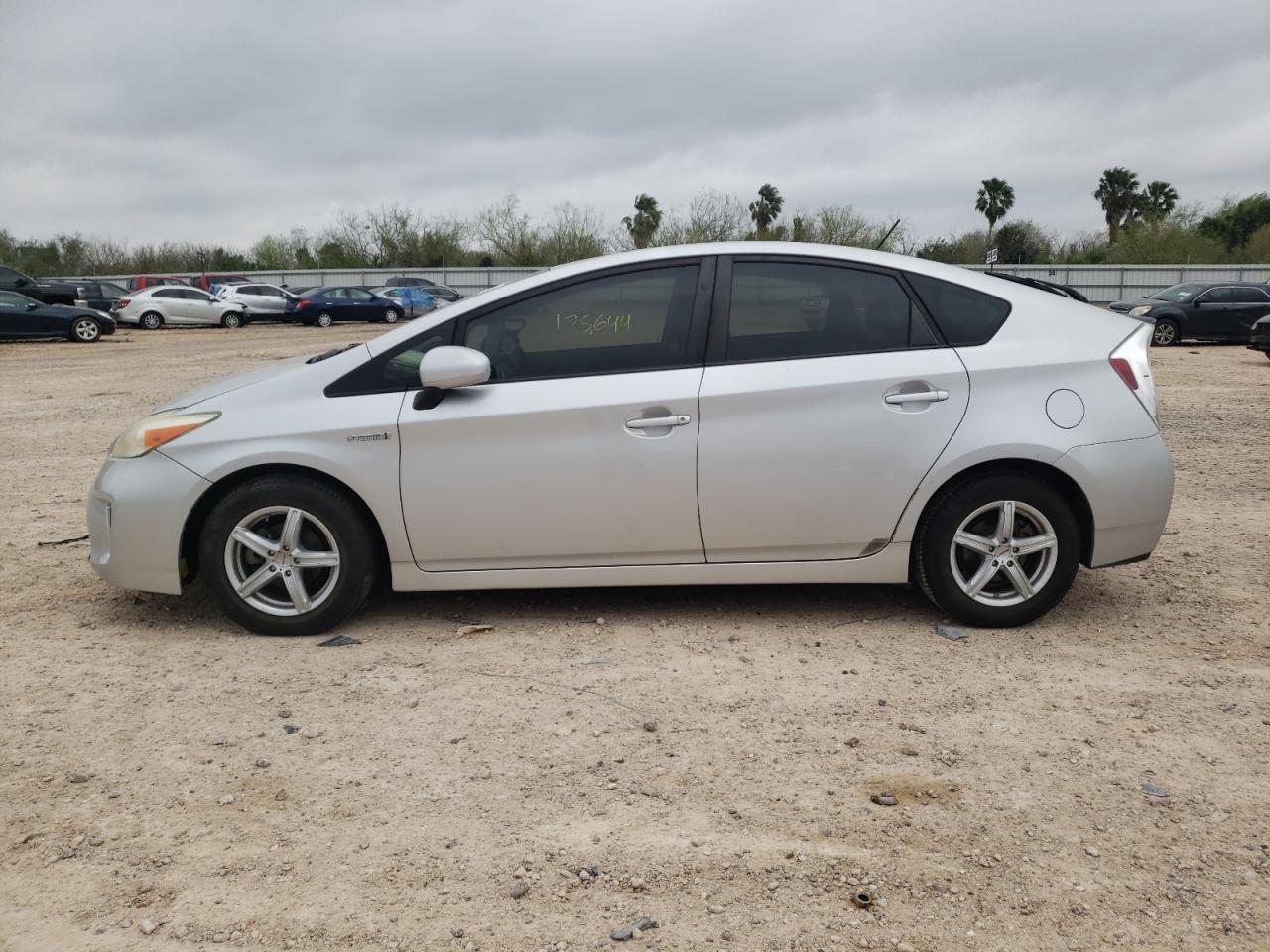 Photo 9 from auction – 2013 TOYOTA PRIUS with VIN JTDKN3DU5D5558914
